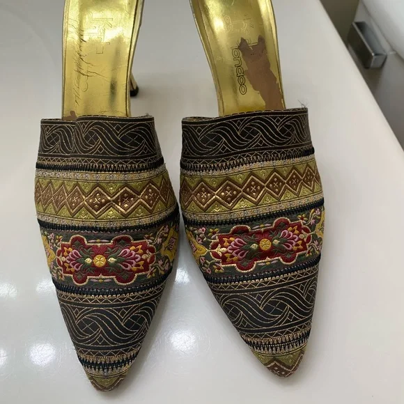 Richly Embroidered mules size 10 - Picture 9 of 11
